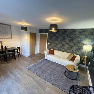 3-bed-house-near-heathrow-airport.brighton-hotels-england.com/