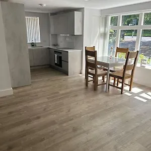 spacious-2-bedroom-flat-cambridge-cambridgeshire.cambridgehotelsuk.com/
